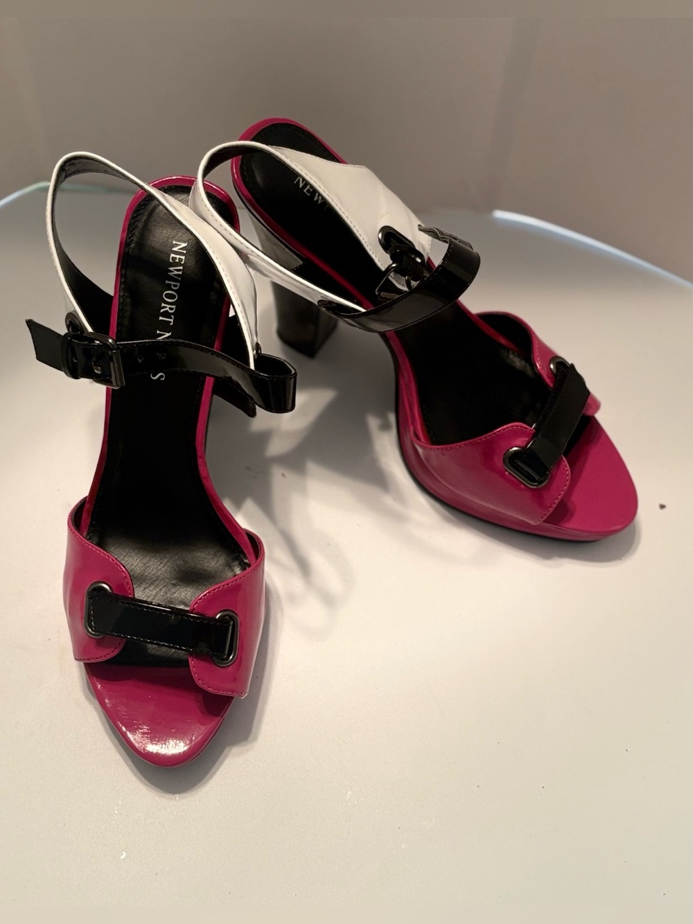 Newport News Fuchsia Patent Slingback Heels with Black Accents